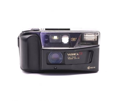 Плёночный фотоаппарат формата 35мм Yashica T3