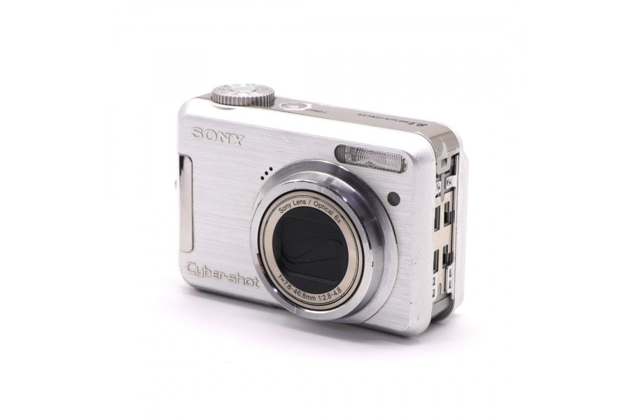 Цифровая компактная камера Sony DSC-S800