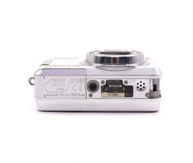Цифровая компактная камера Sony DSC-S800