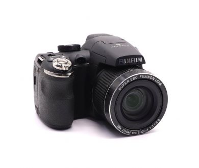Компактный фотоаппарат Fujifilm FinePix S3400