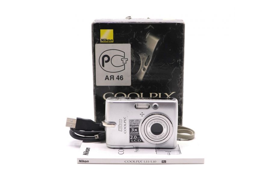 Цифровой фотоаппарат Nikon Coolpix L10 в упаковке