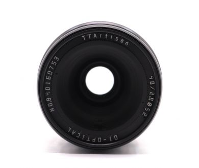 Объектив TTartisan 40mm F2.8 Macro for Canon EOS R в упаковке