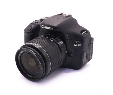 Камера Canon EOS 600D kit (пробег 32885 кадров)