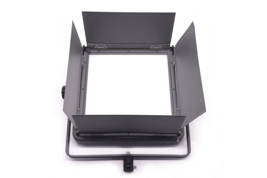 Осветитель светодиодный GreenBean DayLight 150 LED V-mount