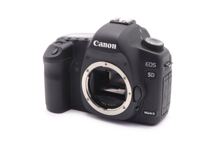 Камера Canon EOS 5D Mark II body (пробег 560 кадров)