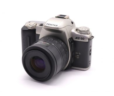 Зеркальная плёночная камера Pentax MZ-50 kit