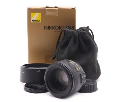 Объектив Nikon 50mm f/1.4G AF-S Nikkor в упаковке