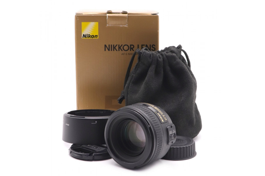 Объектив Nikon 50mm f/1.4G AF-S Nikkor в упаковке