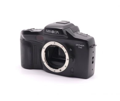 Плёночная камера Minolta Dynax 7xi Date body
