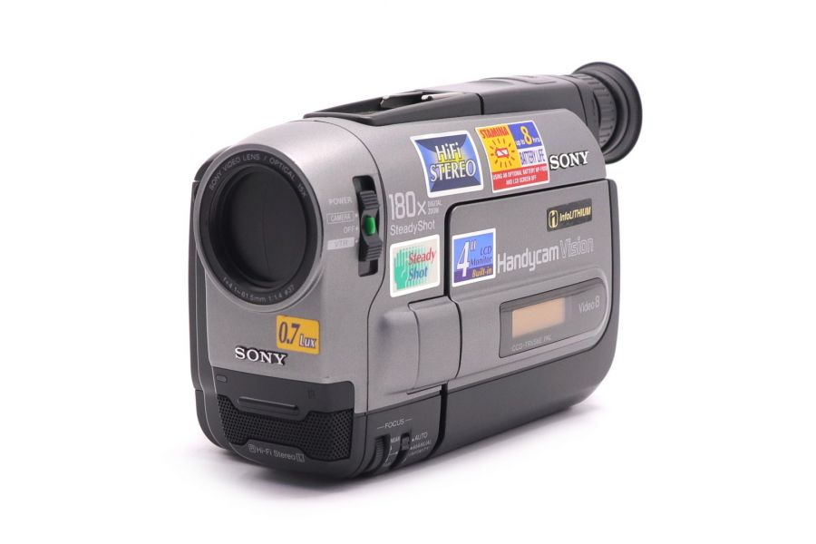 Кассетная видеокамера Sony CCD-TRV56E (Video8)