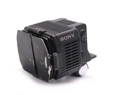 Для съемки накамерный свет Sony HVL-LBPC