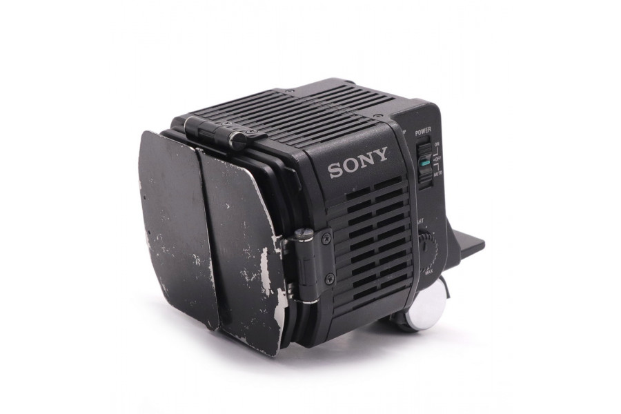 Для съемки накамерный свет Sony HVL-LBPC