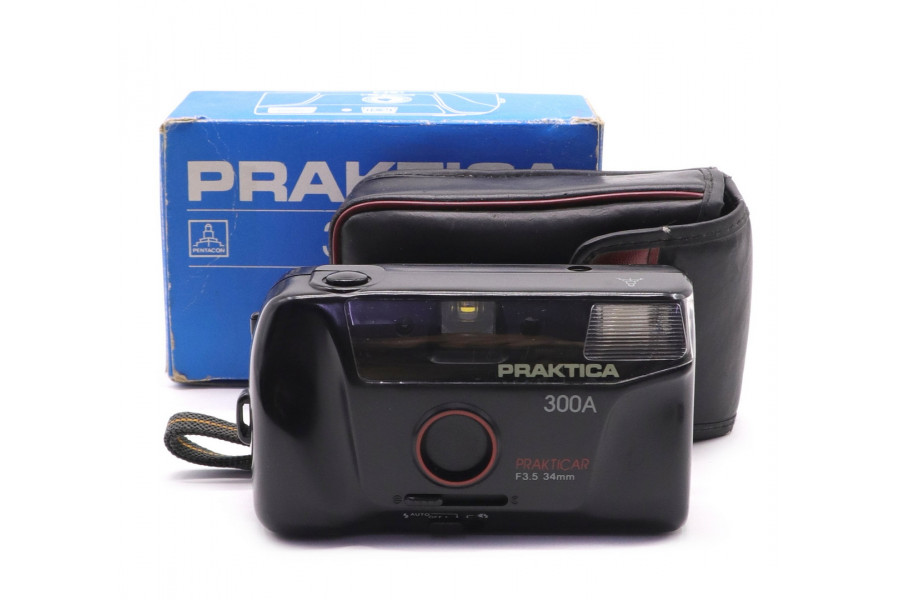 Пленочный фотоаппарат Praktica 300A в упаковке