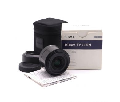 Sigma AF 19mm f/2.8 DN Art Micro 4/3 в упаковке