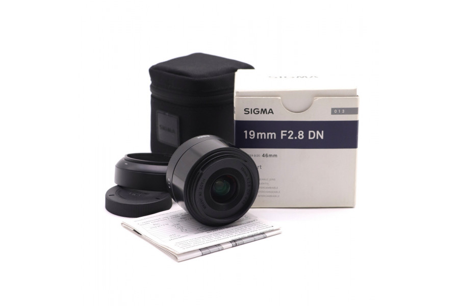 Sigma AF 19mm f/2.8 DN Art Micro 4/3 в упаковке