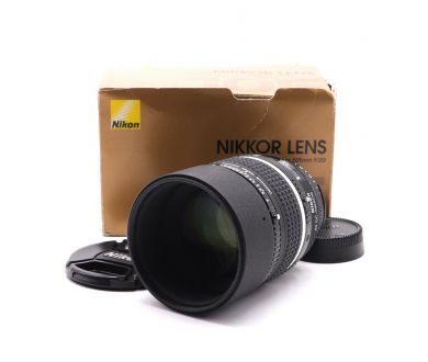 Объектив Nikon 105mm f/2D AF DC-Nikkor в упаковке
