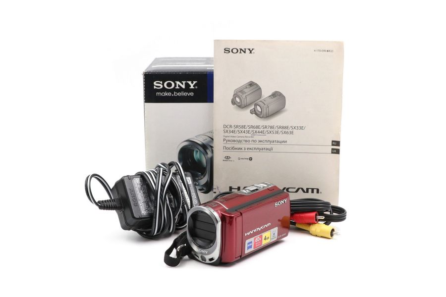 Цифровая видеокамера Sony DCR-SX44E в упаковке