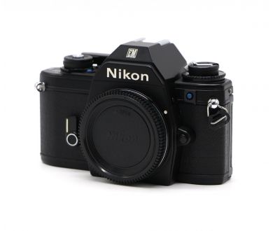 Аналоговый зеркальный фотоаппарат Nikon EM body