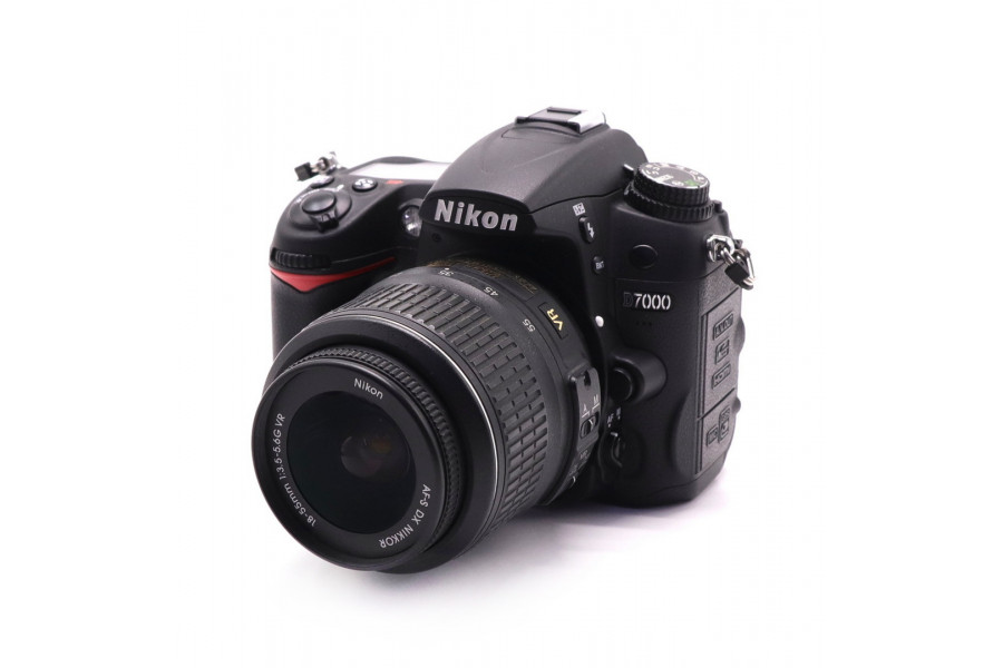 Камера Nikon D7000 kit (пробег 5100 кадров)