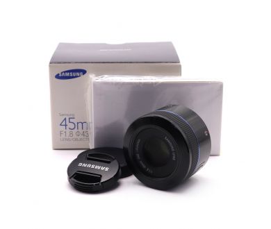 Светосильный объектив Samsung 45mm f/1.8 в упаковке
