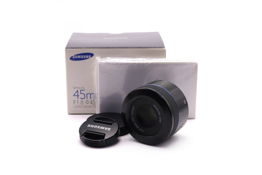 Светосильный объектив Samsung 45mm f/1.8 в упаковке