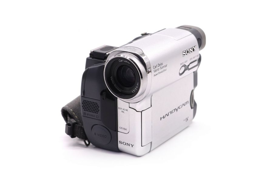 Цифровая компактная видеокамера Sony DCR-HC14E