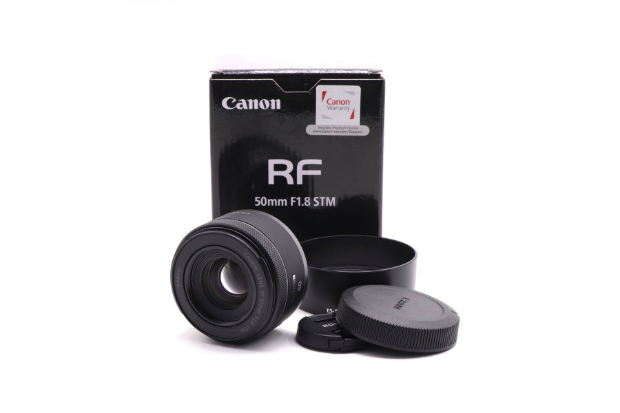Объектив Canon RF 50mm f/1.8 STM в упаковке