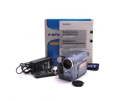 Видеокамера Sony CCD-TRV228E Hi8 в упаковке