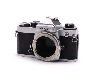 Зеркальный фотоаппарат Nikon FE body silver