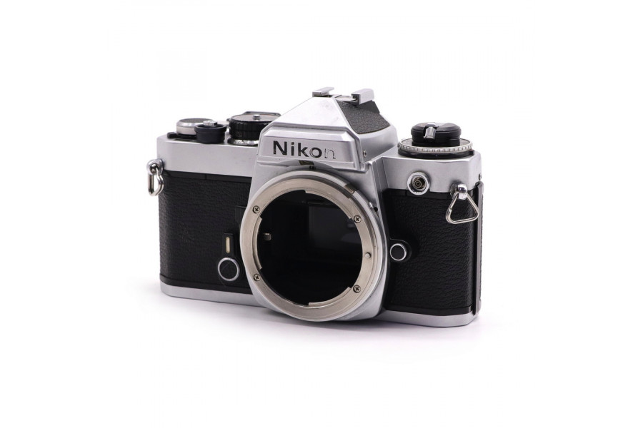 Зеркальный фотоаппарат Nikon FE body silver