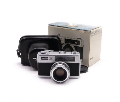 Фотоаппарт Minolta Hi-Matic 11 в упаковке