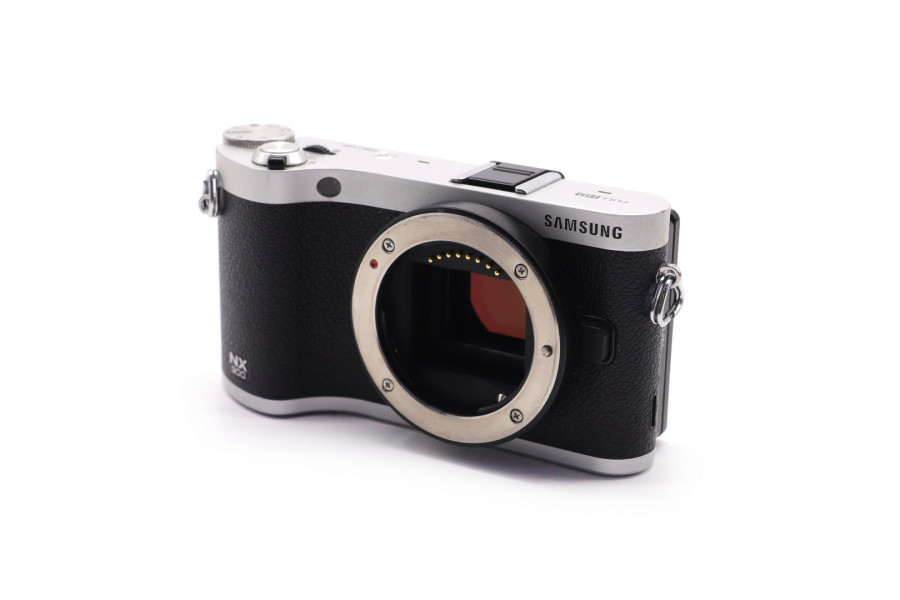 Беззеркальный фотоаппарат Samsung NX300 body