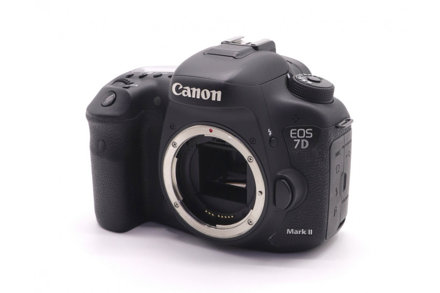 Canon EOS 7D Mark II body (пробег 22250 кадров)