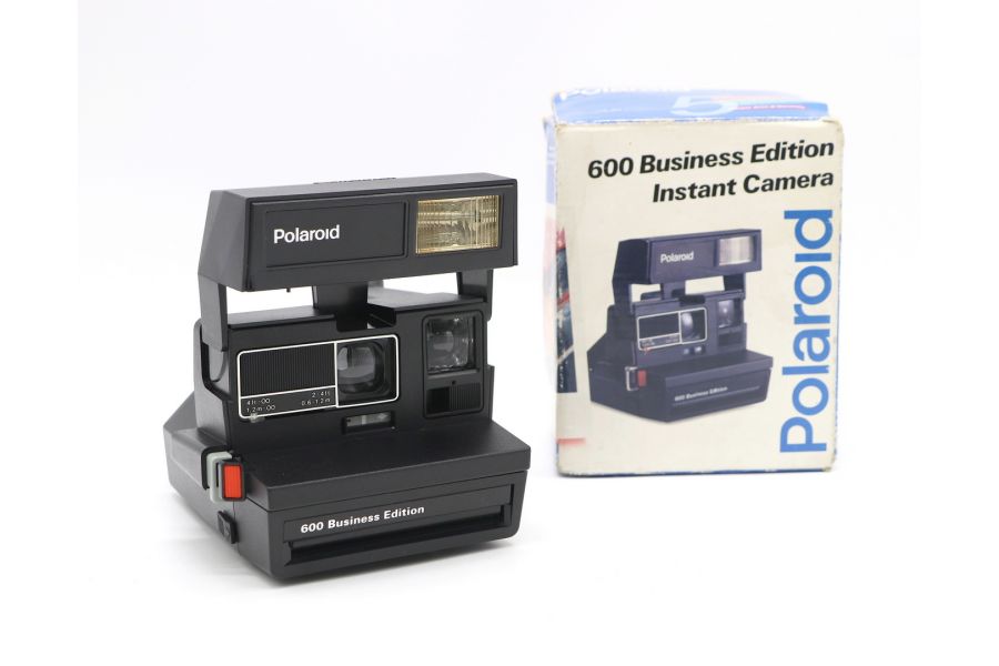 Фотоаппарат Polaroid 600 Business Edition в упаковке