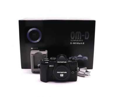 Olympus OM-D E-M5 III body в упаковке (пробег 21655 кадров)