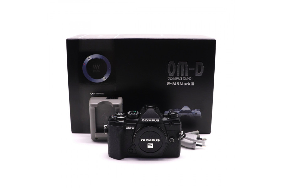 Olympus OM-D E-M5 III body в упаковке (пробег 21655 кадров)