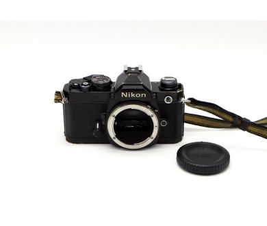 Зеркальный пленочный фотоаппарат Nikon FM body