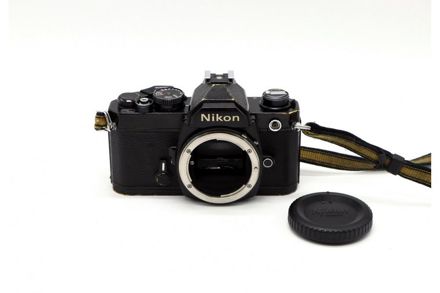 Зеркальный пленочный фотоаппарат Nikon FM body
