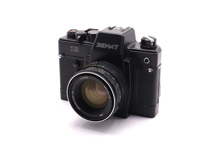 Зеркальный плёночный фотоаппарат Зенит 19 kit