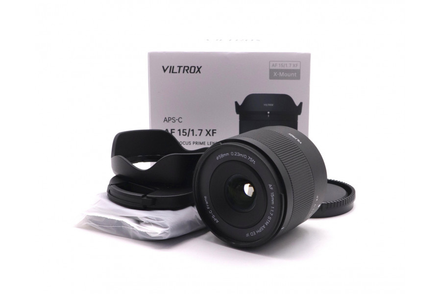 Объектив Viltrox AF 15mm f/1.7 Air XF в упаковке