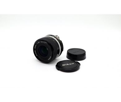 Объектив широкоугольный Nikon 35mm f/2.8 Nikkor