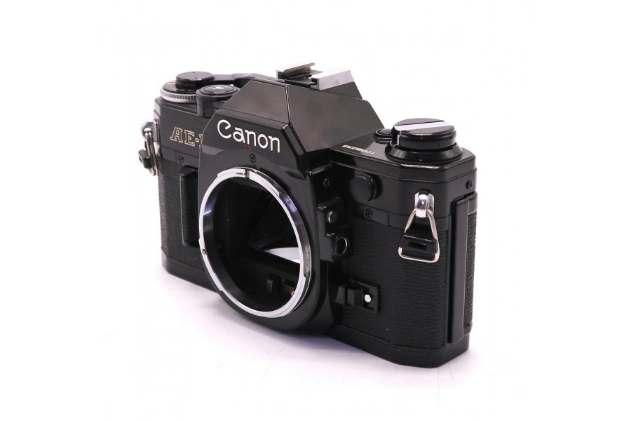 Зеркальная камера Canon AE-1 body black (Japan)