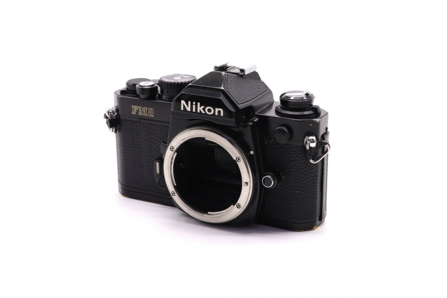 Полупрофессиональная камера Nikon FM2n
