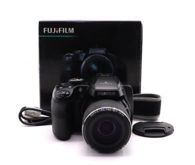 Фотоаппарат Fujifilm FinePix S8300 в упаковке
