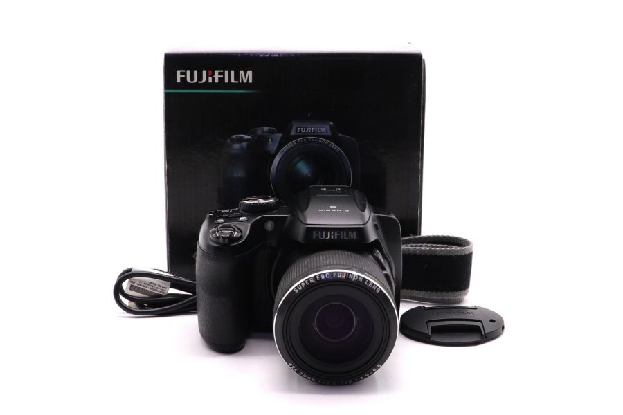 Фотоаппарат Fujifilm FinePix S8300 в упаковке