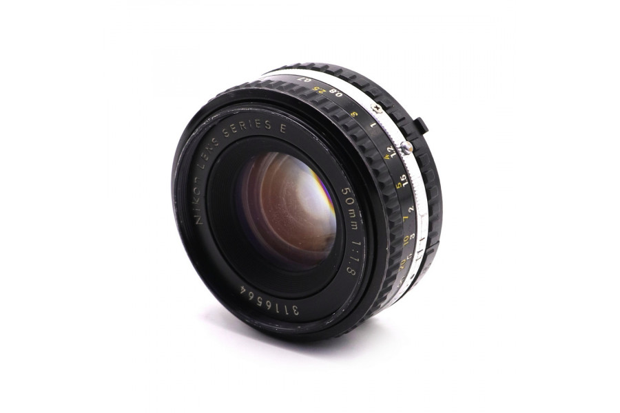 Светосильный объектив Nikon 50mm f/1,8 Series E