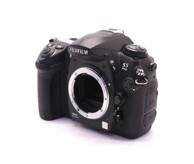 Fujifilm FinePix S5 Pro body (пробег 21200 кадров)