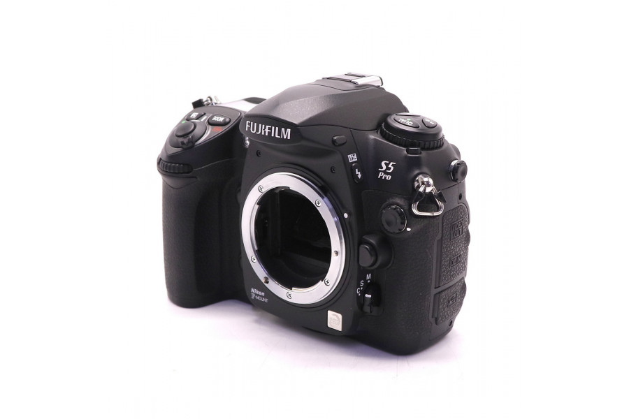 Fujifilm FinePix S5 Pro body (пробег 21200 кадров)