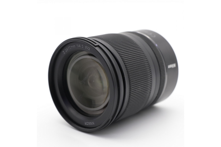 Компактный Nikon 24-70mm f/4 S Nikon Z в упаковке