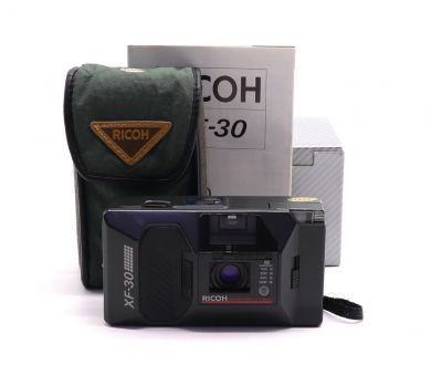 Компактный фотоаппарат Ricoh XF-30 в упаковке